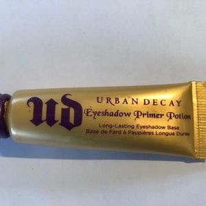 Urban Decay eyeshadow primer potion